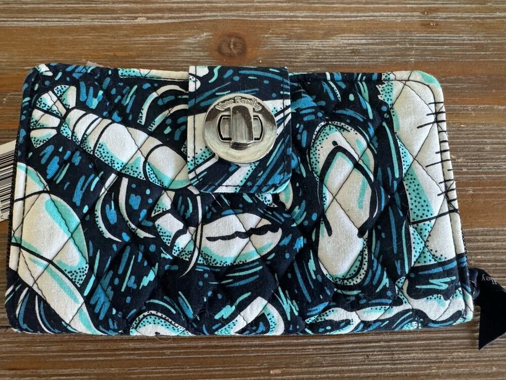 New Vera Bradley Beachy Flip Flops Lobster Nautical Wallet